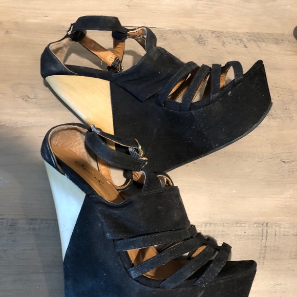 SOLD! Qupid Black Strapy Wedges - Picture 3 of 4